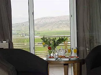 Di Tania 4*