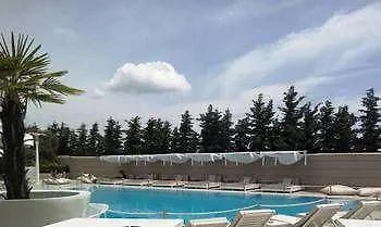 Di Tania מלון 4*