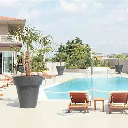 Di Tania 4* אוריוקסטרו